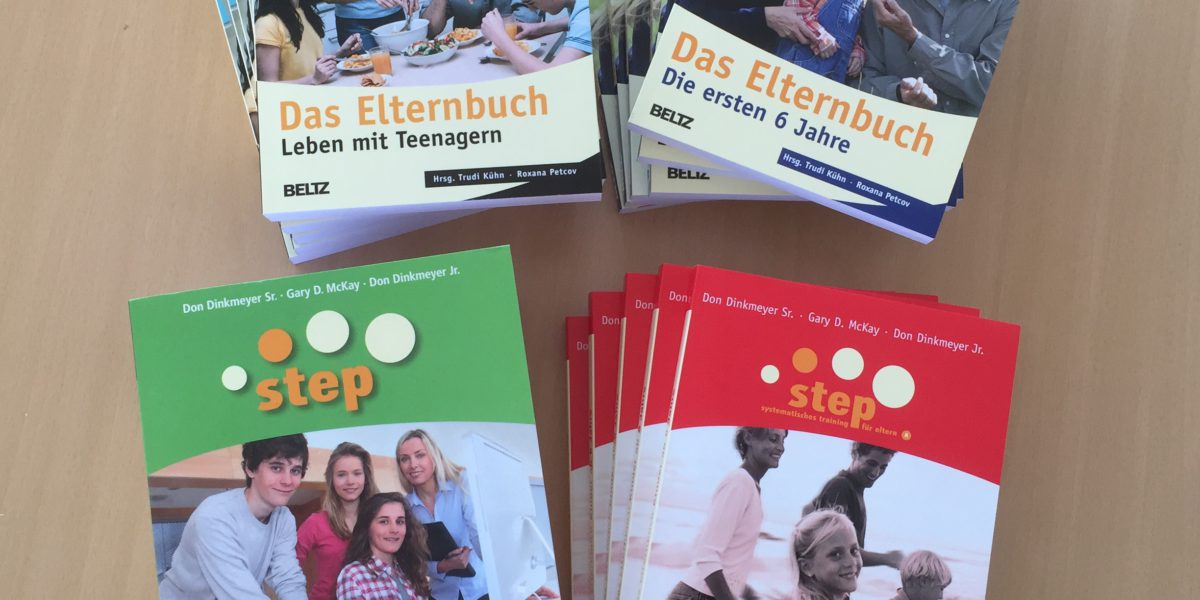 Neue Step-Elternbücher, verfügbar in der lernfabriQ Kempten - Nachhilfe, Prüfungsvorbereitung und Sprachschule im Allgäu.